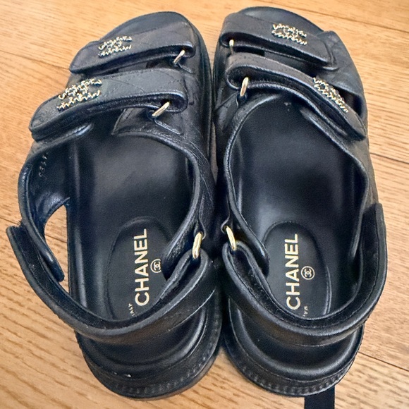 CHANEL Women CC Black dad quilted sandal  with Gold size 38 - Picture 5 of 5